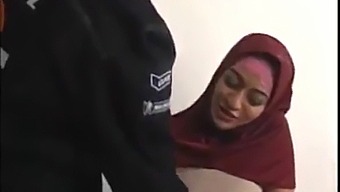 Arab Mature Enjoys Solo Playtime On Xvideos.Com