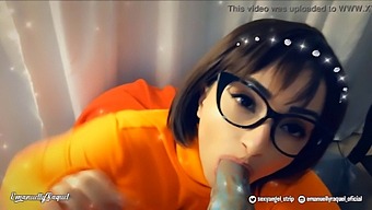 ¡velma Le Hace Una Mamada A Un Monstruo Hasta Que Eyacula En Su Boca! - Scooby Doo