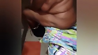 Encuentros Íntimos Con Una Abuela Negra Alta Y Anciano A La Que Le Encanta Ser Traviesa