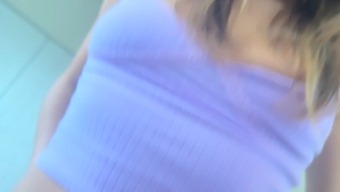 Experiencia Pov Con La Sorpresa De Culo Grande Y Creampie De Una Teen Nerd